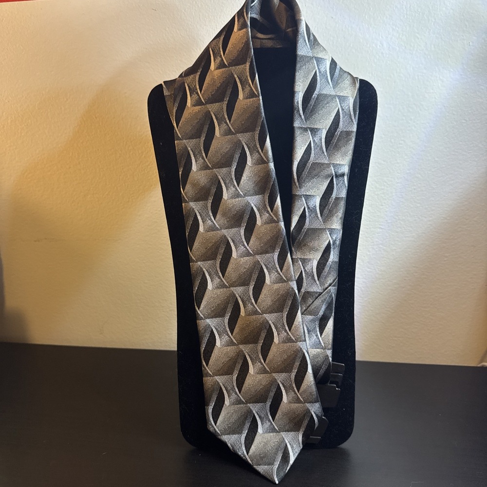 Villa Bugatti 100% Italian Silk Abstract Geometric #2831